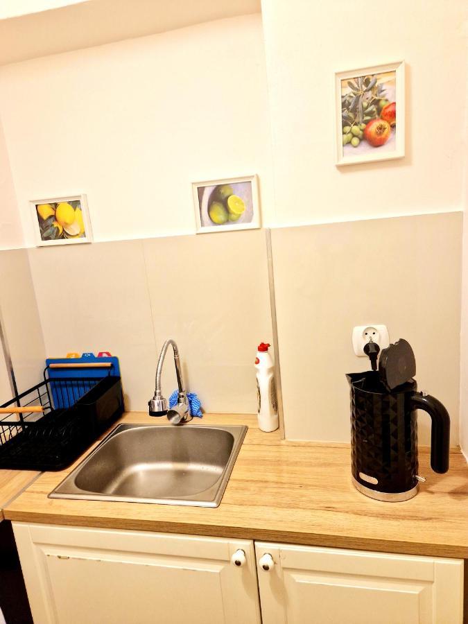 Apartamento Sara -Mikolajska - Rynek - Netflix Hydromassage Cracovia Exterior foto