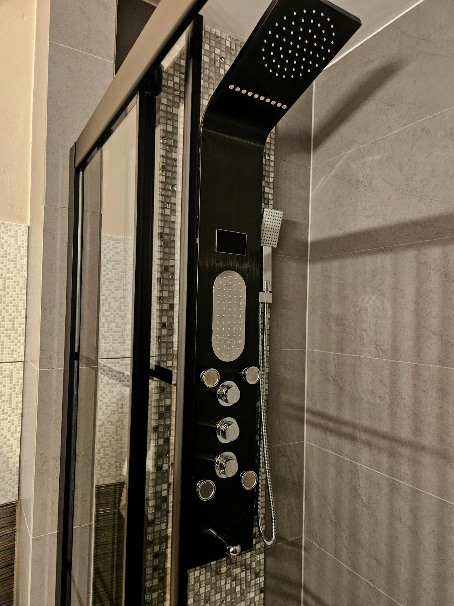 Apartamento Sara -Mikolajska - Rynek - Netflix Hydromassage Cracovia Exterior foto